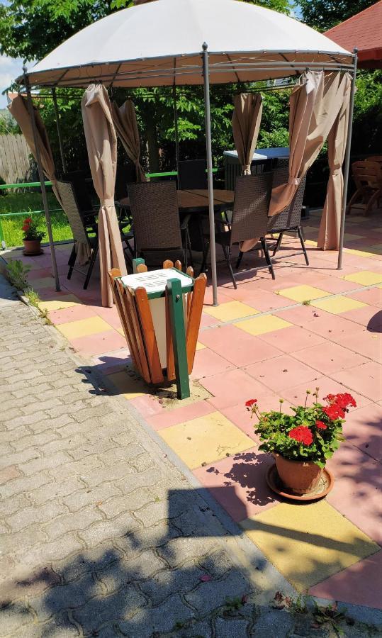 Bacchus Panzio Bed and Breakfast Έγκερ Εξωτερικό φωτογραφία