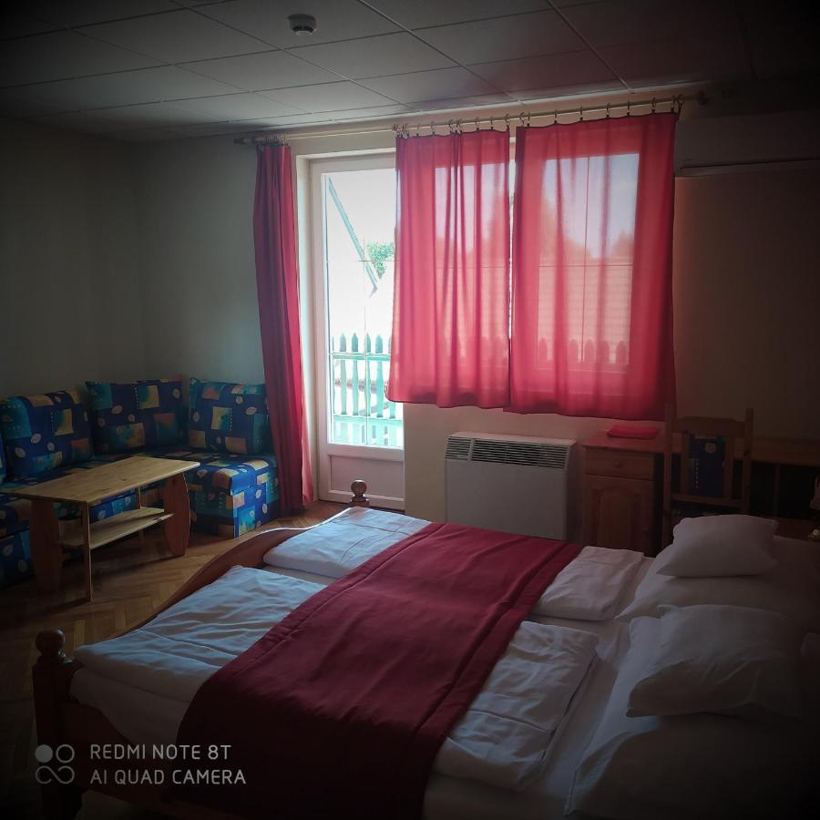 Bacchus Panzio Bed and Breakfast Έγκερ Εξωτερικό φωτογραφία