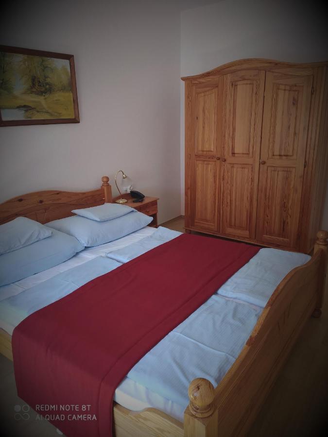 Bacchus Panzio Bed and Breakfast Έγκερ Εξωτερικό φωτογραφία