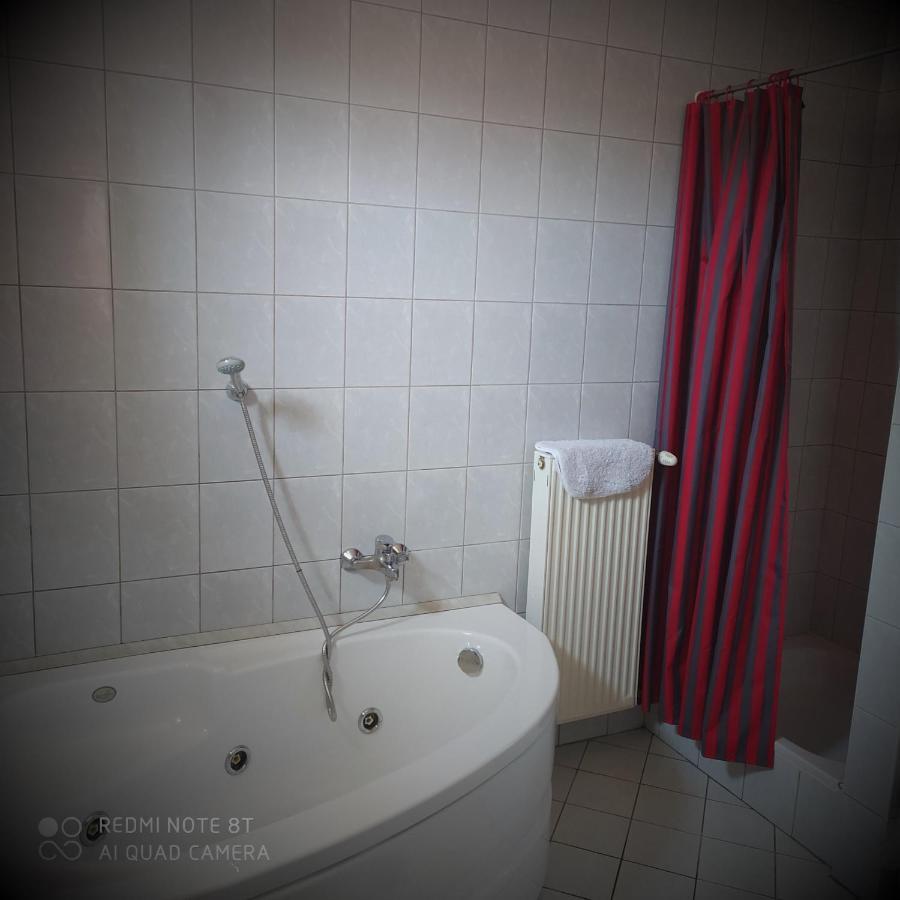 Bacchus Panzio Bed and Breakfast Έγκερ Εξωτερικό φωτογραφία