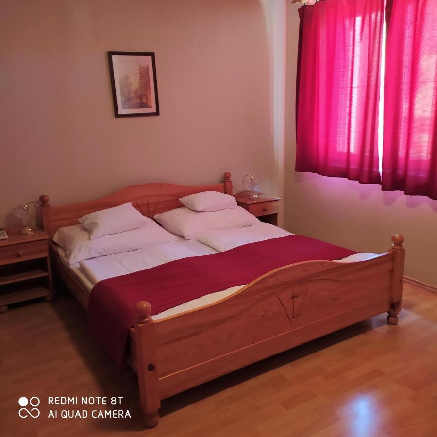 Bacchus Panzio Bed and Breakfast Έγκερ Εξωτερικό φωτογραφία